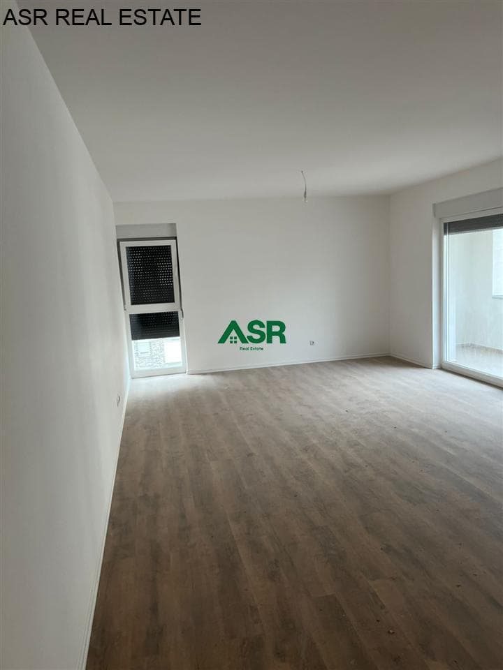 Banesë 120m2 me qira në rr.C 2
