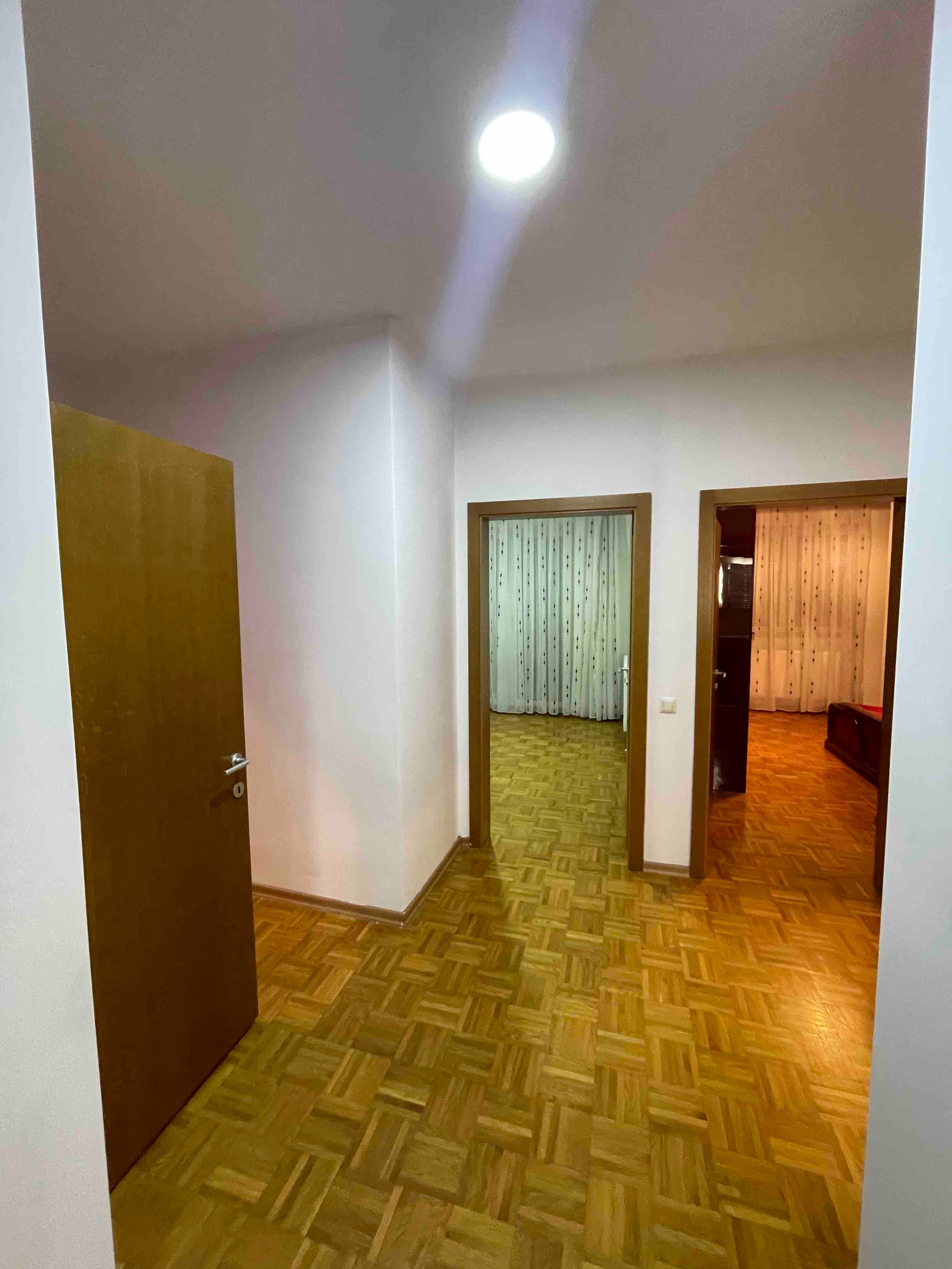 Ofrohet banesa me qira në lagjen Rruga C