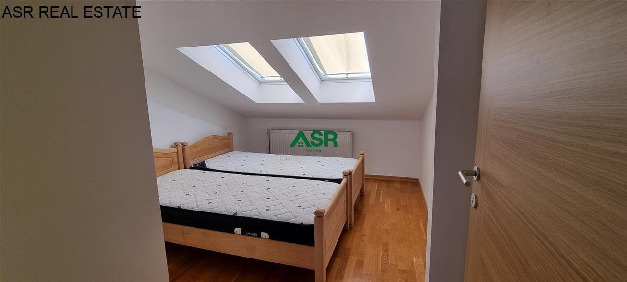 Lëshohet banesa penthouse me qira ne Arberi 4