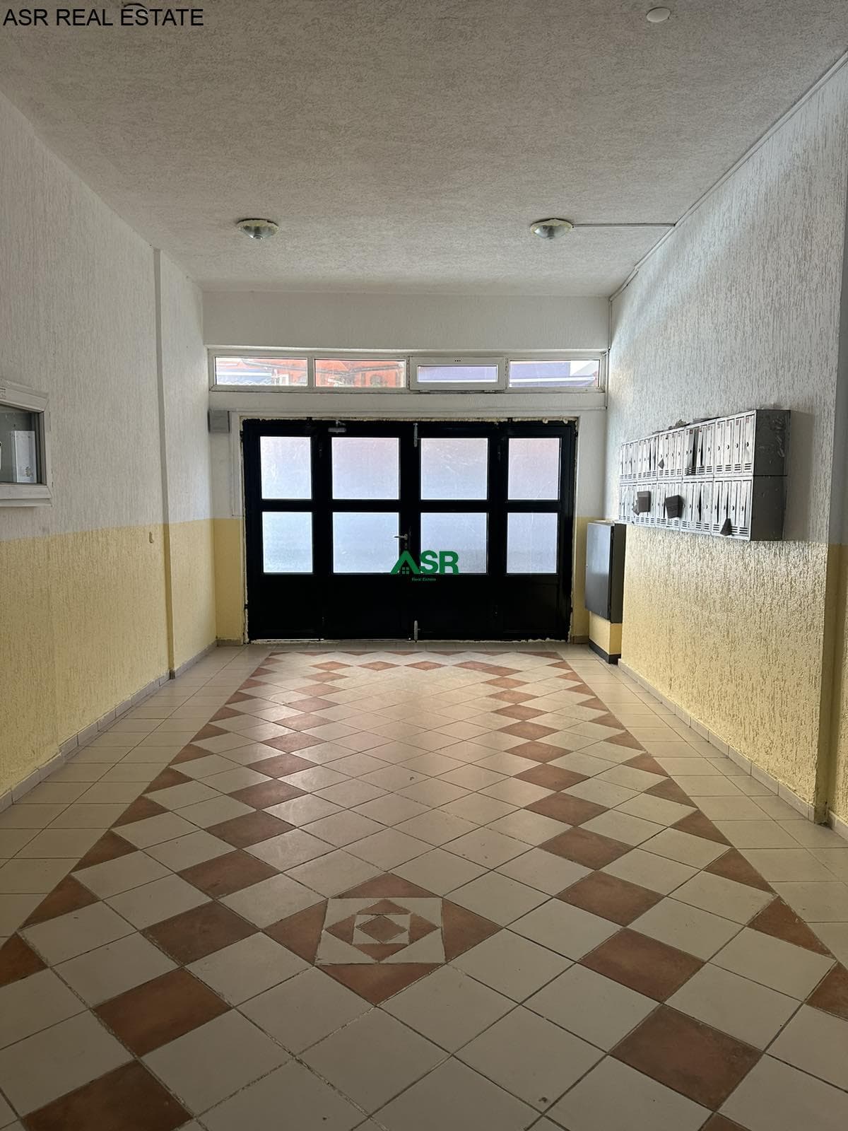 Ofrohet per shitje banesa në lagjën Emshir 2