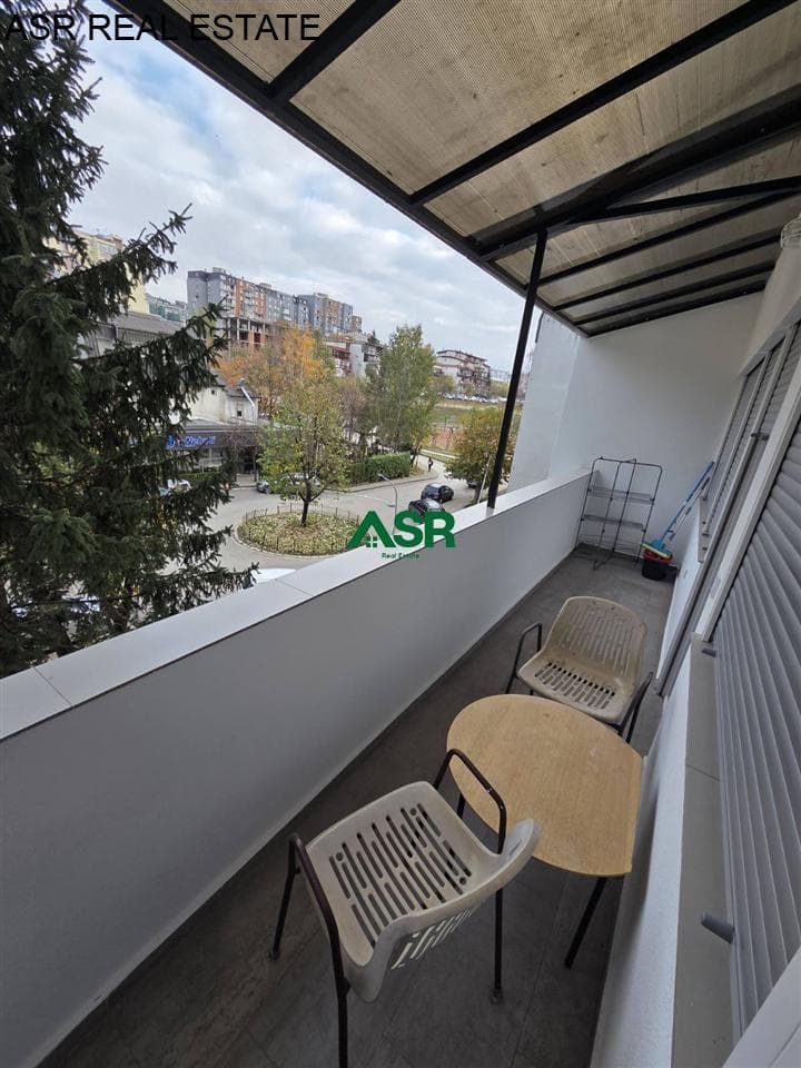 Banesë 103m2 me qira në lagjen Dardania 2