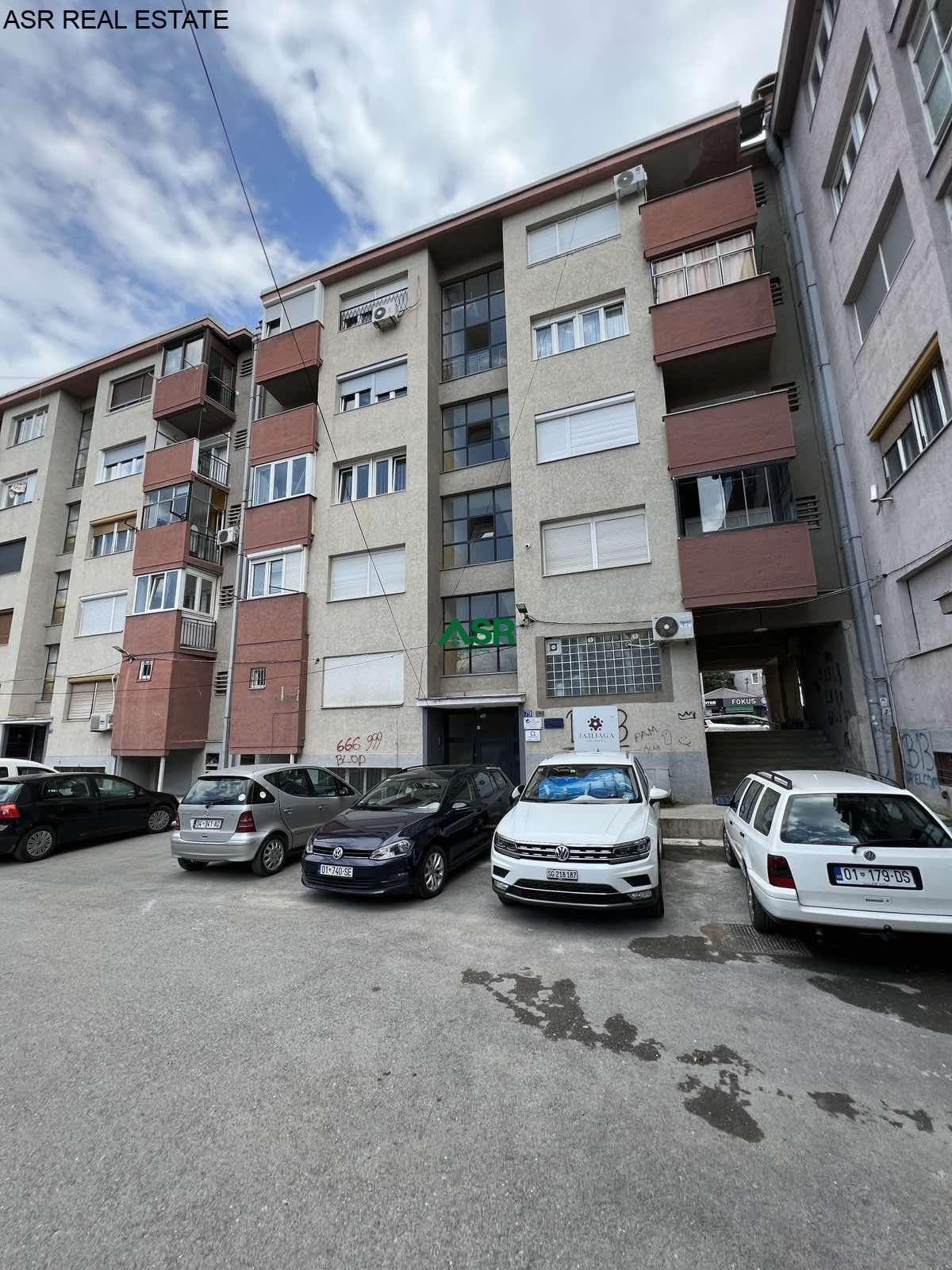 Lëshohet banesa/ zyre me qira në lagjën Qender 4
