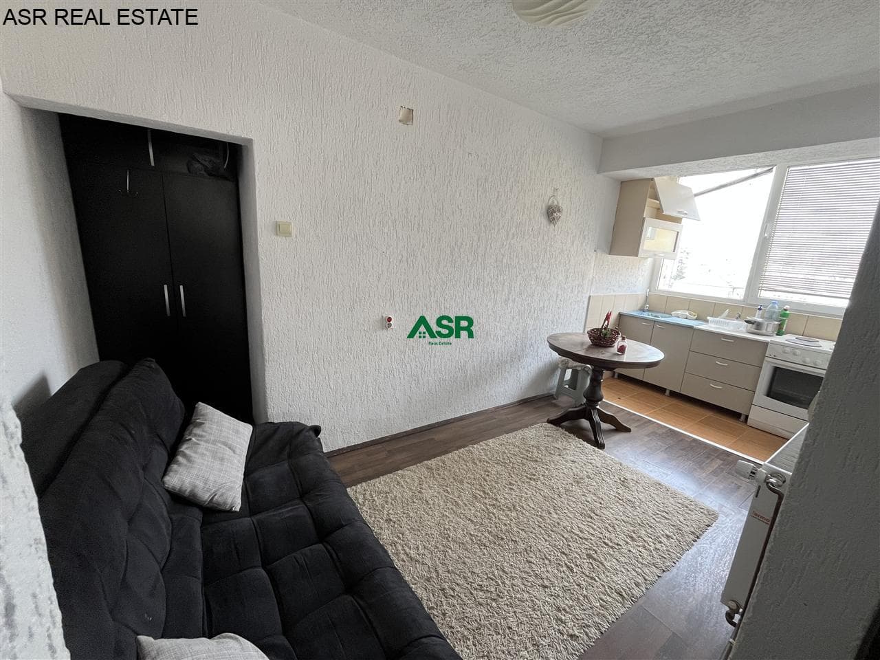 Banesë 50m2 me qira tek tre sheshirat 2
