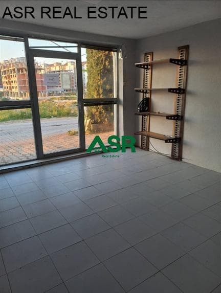Lokal 100m2 me qira në Emshir