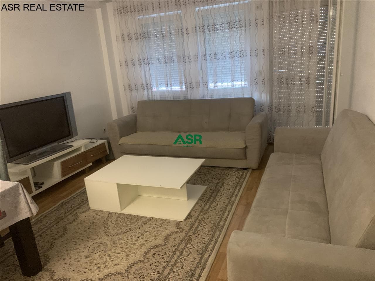 Ofrohet banesa me qira në rrugen Dardania ne Fushe Kosove,