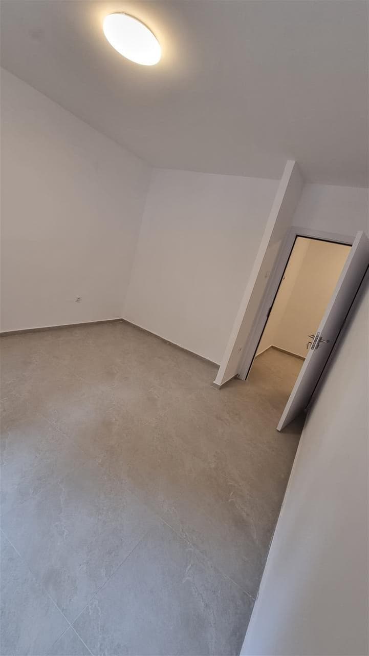 Banesë me qira në lagjen Dardania 3
