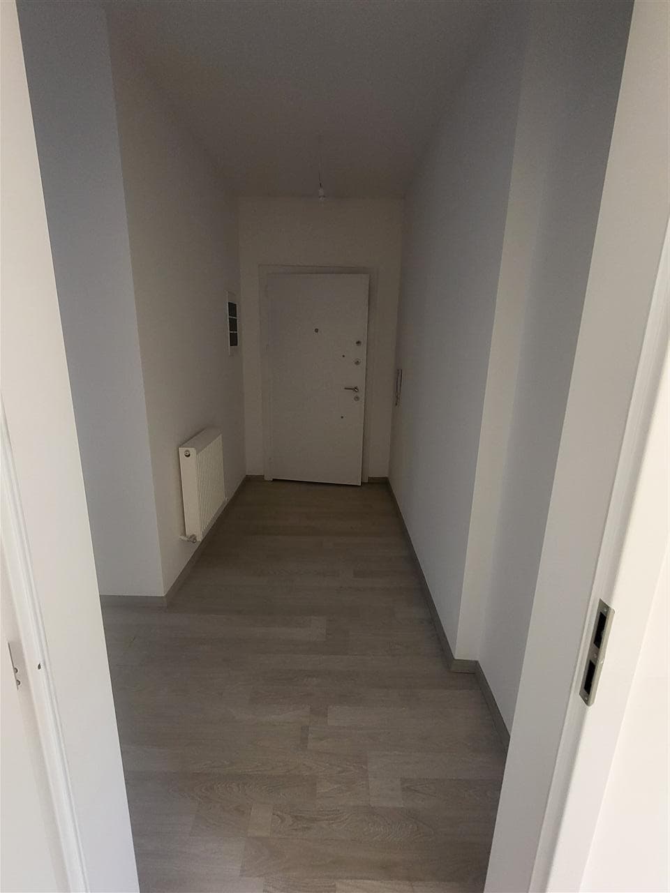 Banesë 100m2 me qira në lagjen Mati 1 3
