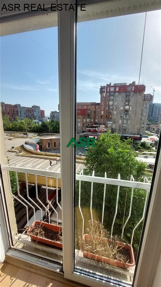 Lëshohet banesa me qira në lagjën Dardania, e pershtatshme per zyre 2
