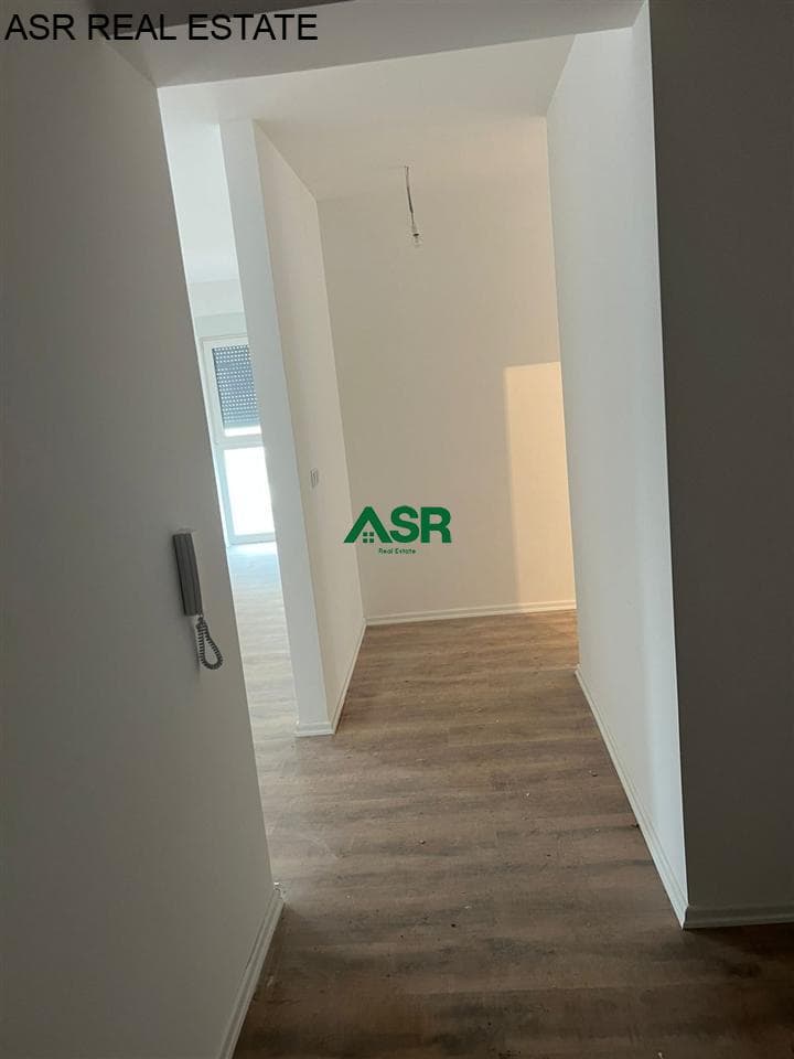 Banesë 120m2 me qira në rr.C 4