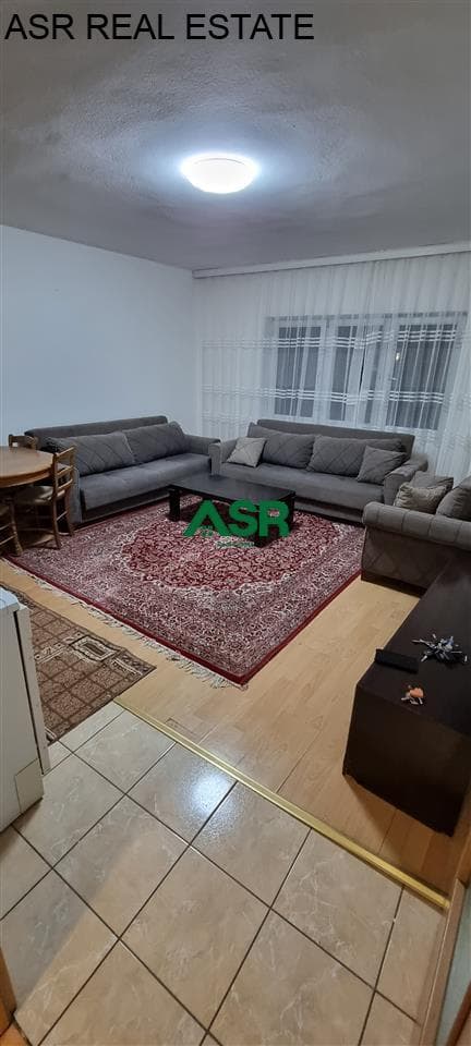 Lëshohet banesa me qira te Shkolla Teknike, Rr Haxhi Zeka 2