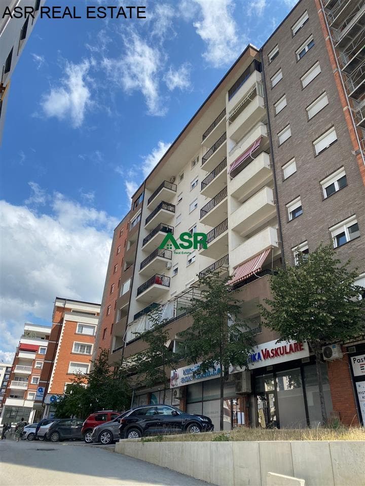 Shitet banesa ne rrugen C