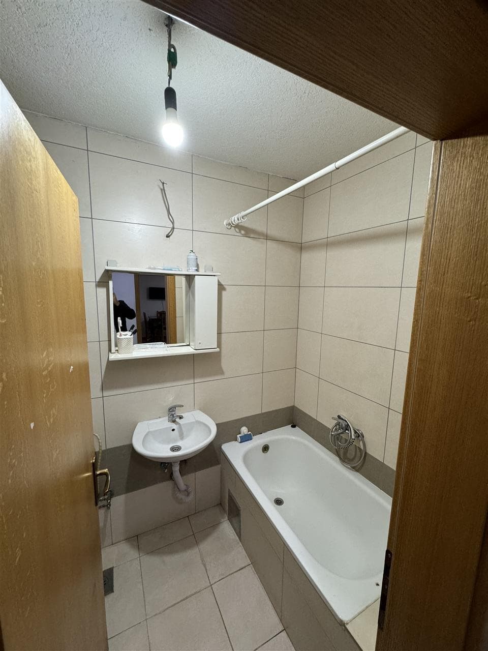 Banesë 65m2 me qira në Emshir 2