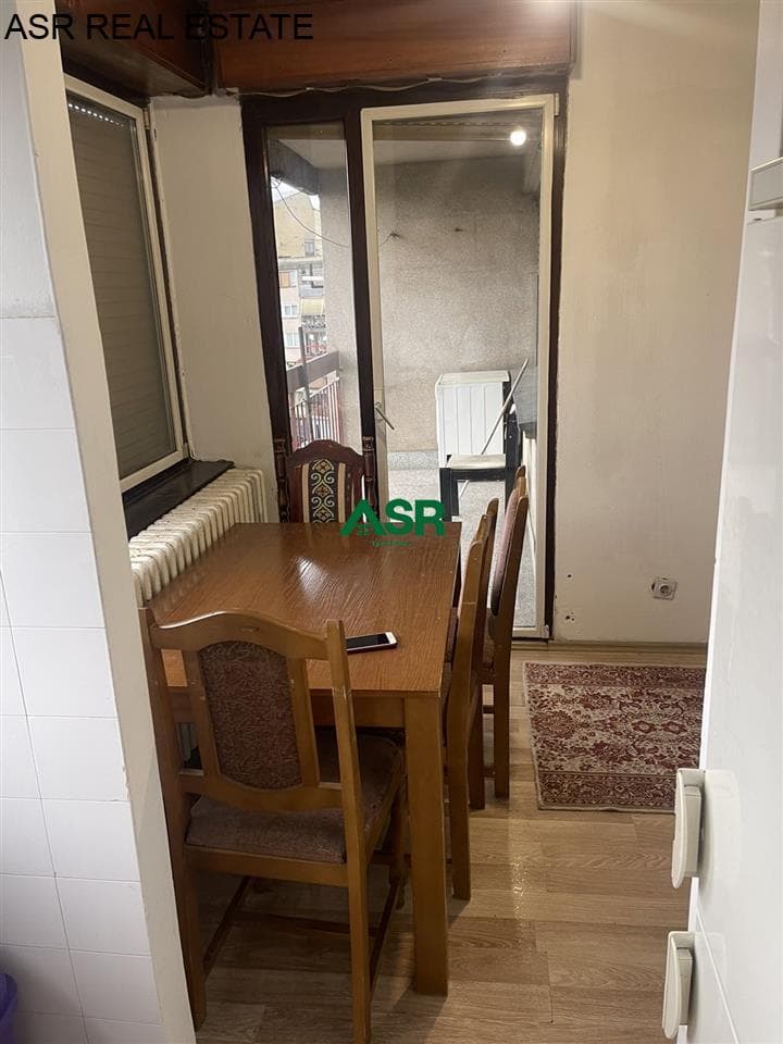 Ofrohet banesa me qira në lagjen ulpiana