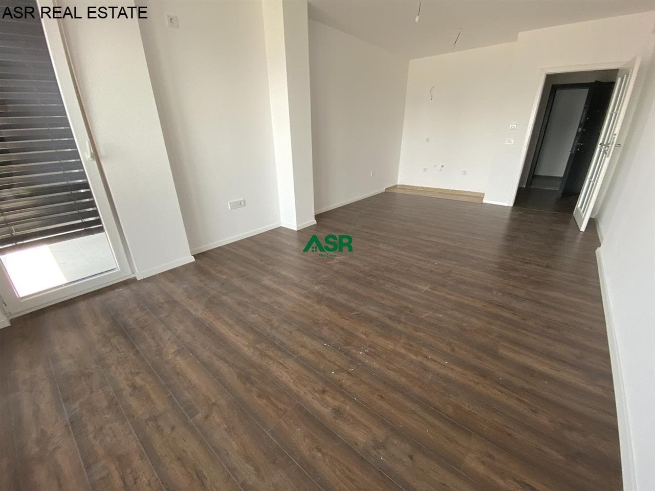 Leshohet BANESË/ ZYRE me qera ne Velani 4