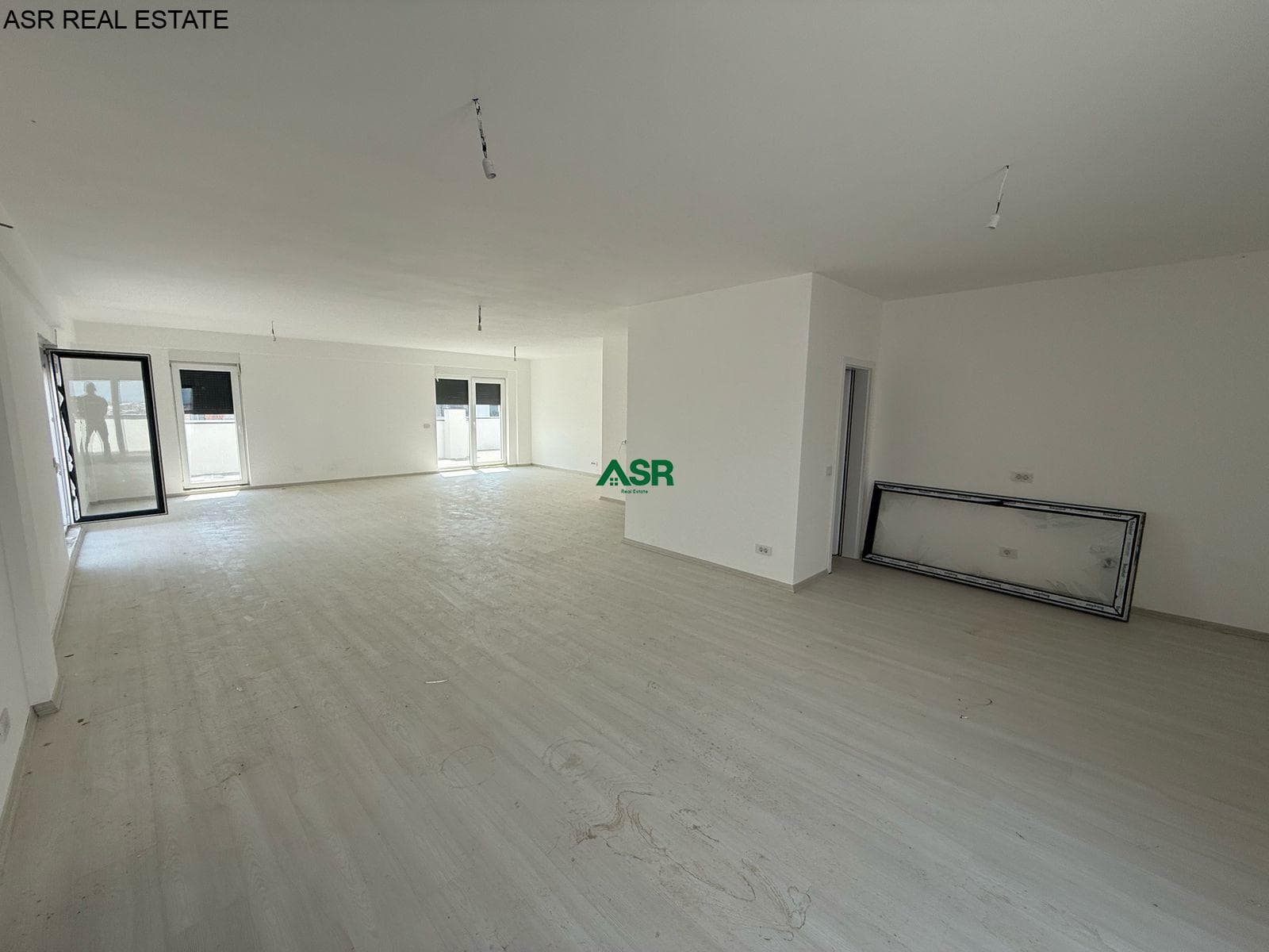 Banesë penthouse 260m2 m2 per SHITJE në lagjen Prishtina e re 2