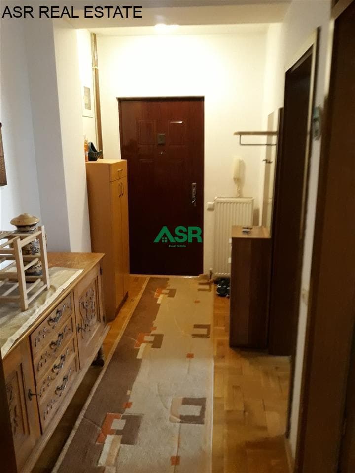 Banesë 53m2 me qira në lagjen e spitalit, prapa Eulexit tek Banesat e Avni Gjakoves.