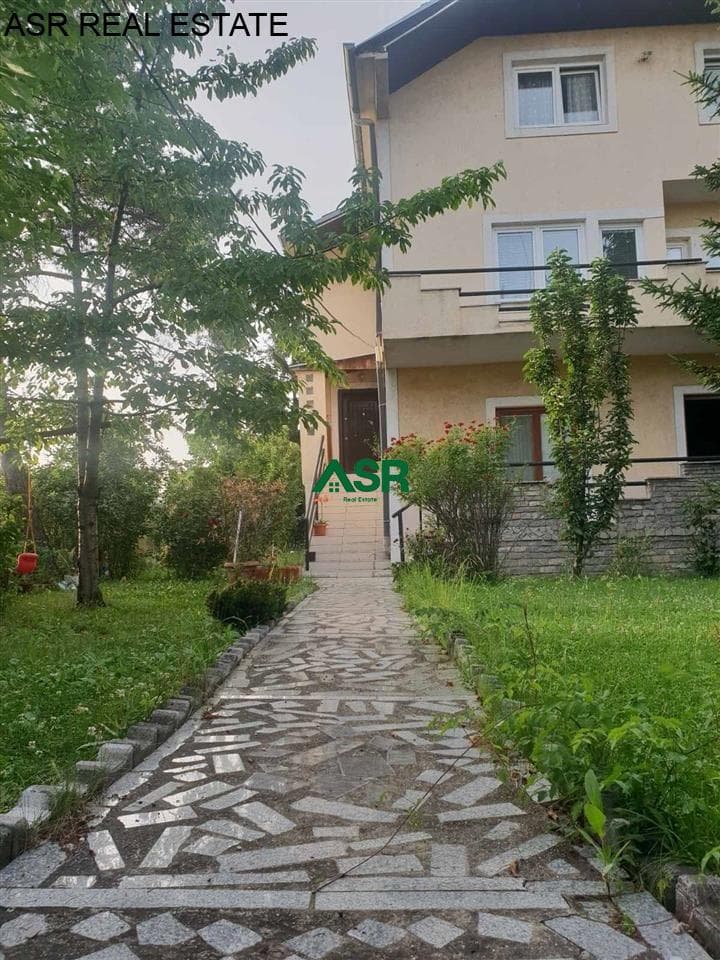 Lëshohet shtepia me qira në lagjën Qendresa