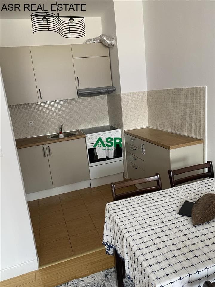 Banesë me qira në Muharrem Fejza ,banesat e Royalit,afer Spar marketit. 4