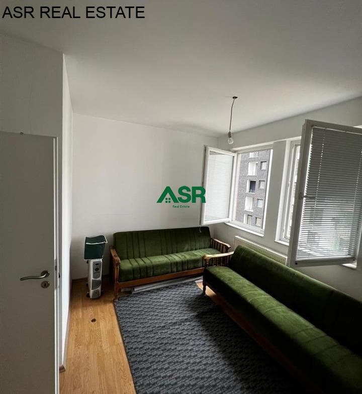 Ofrohet #banesa ne #shitje në lagjen e spitalit rr. Muharrem Fejza 2