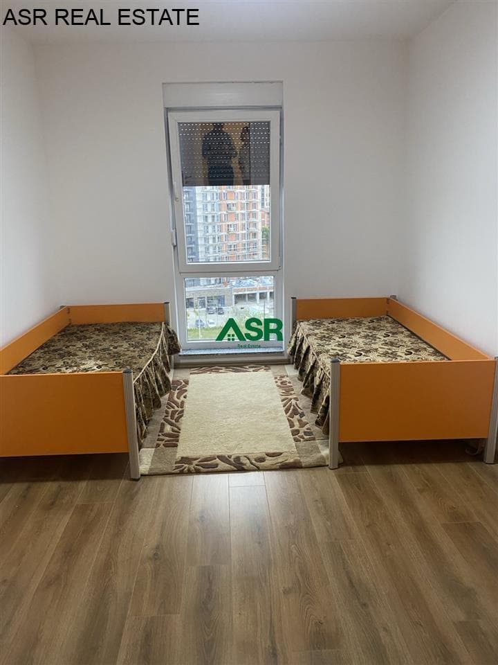 Ofrohet banesa me qira në lagjen Prishtina e re, 4