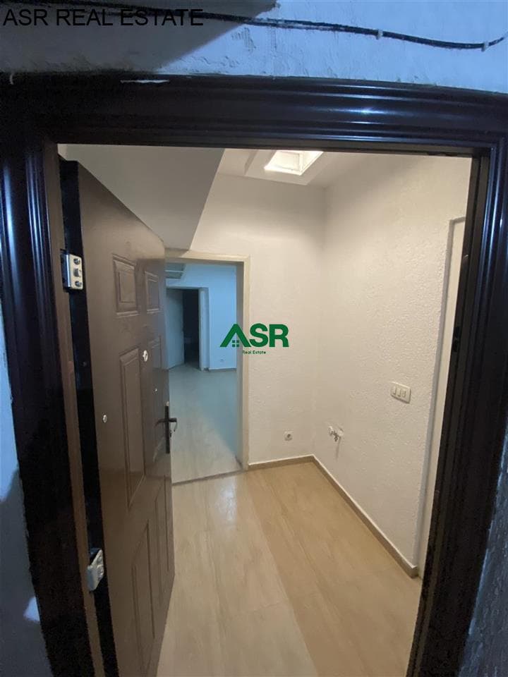 Lëshohet banesa-zyre me qira në lagjën Qender
