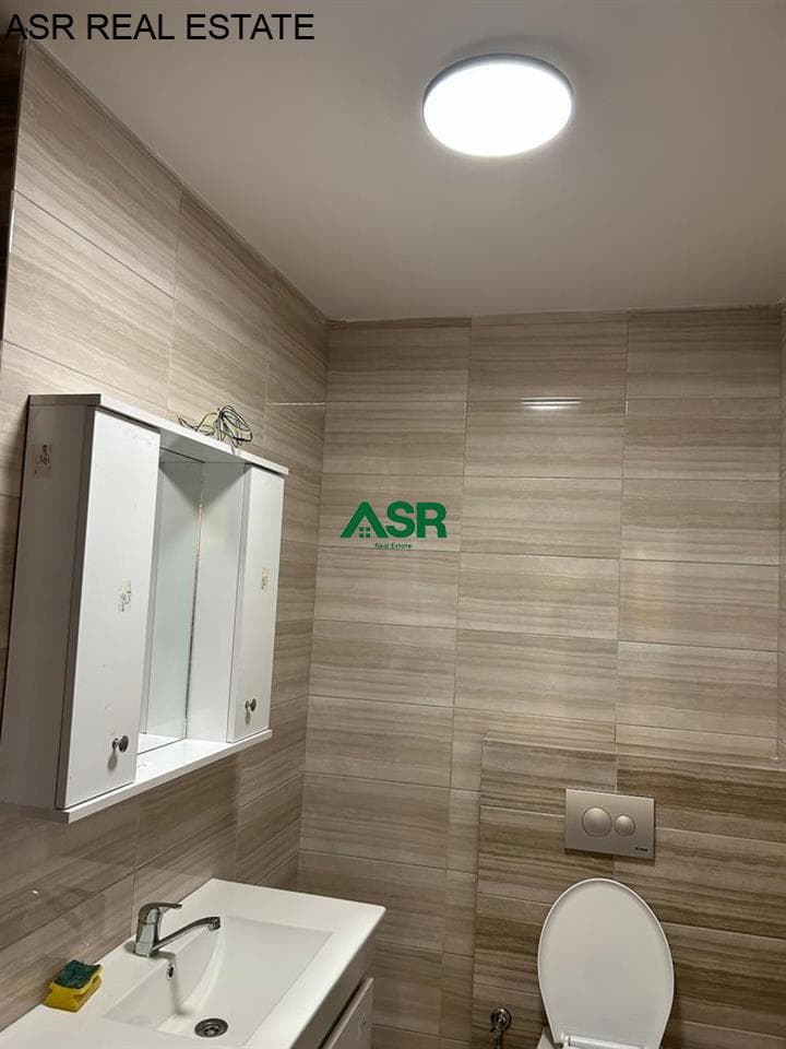 Lëshohet banesa me qira në lagjen e spitalit,afer Rr.A 3