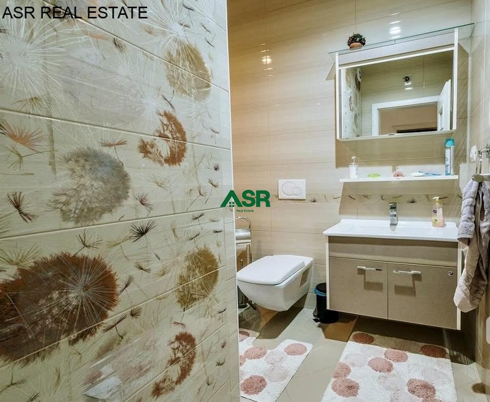 Ofrohet per SHITJE penthouse ne lagjen Tophane
