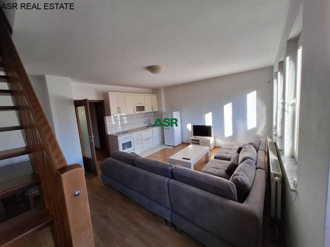 Lëshohet banesa duplex me qira në lagjen 4 llulla 2