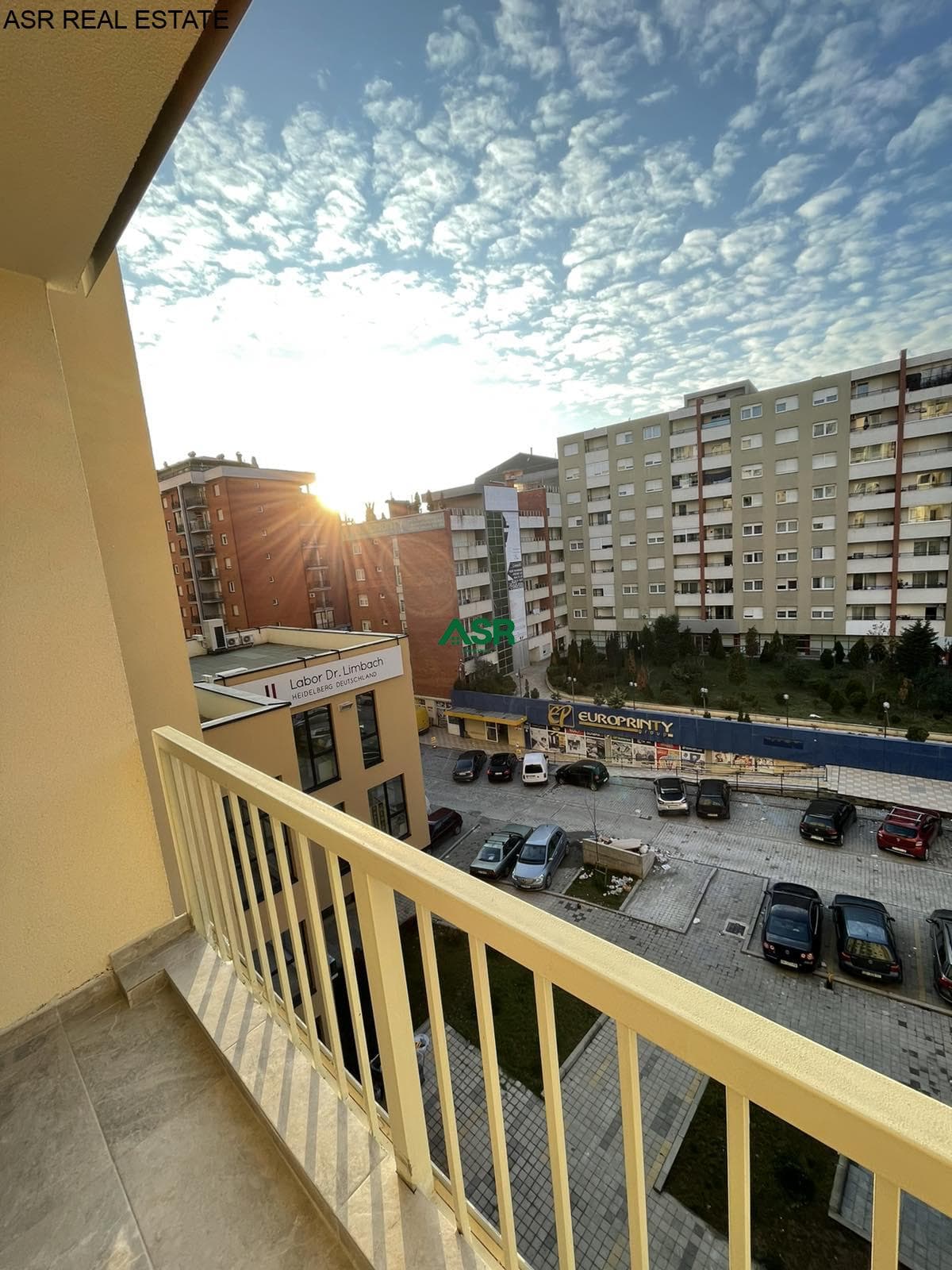 Lëshohet banesa me qira në lagjën Emshir 4