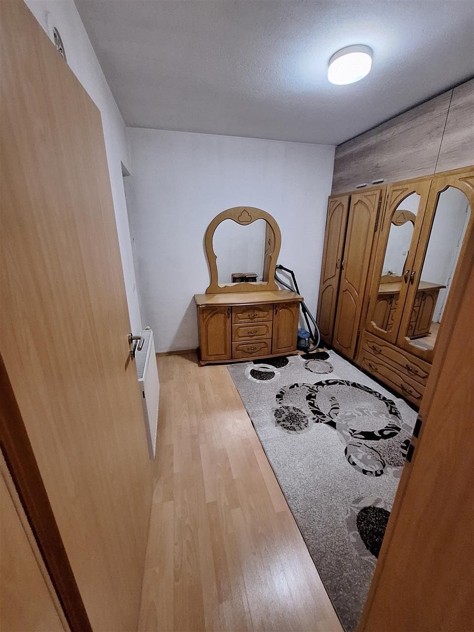 Ofrohet banesa me qira në lagjen Arberia, 4