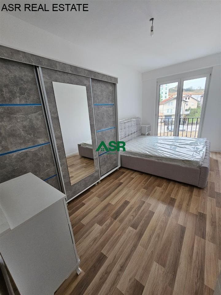 Lëshohet banesa me qira në lagjen Prishtina e re 4