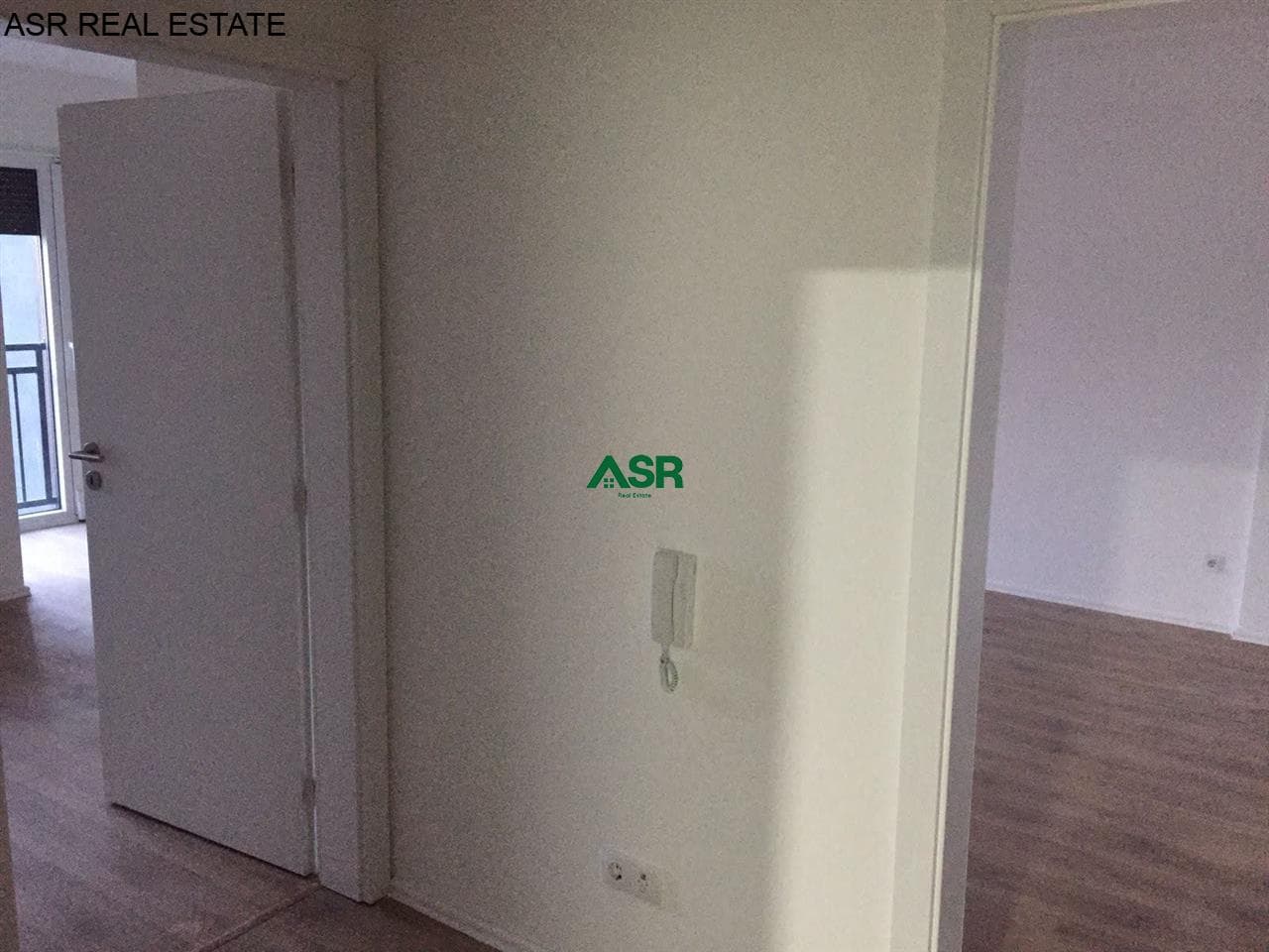 Lëshohet banesa me qira per zyre në lagjën Arberi