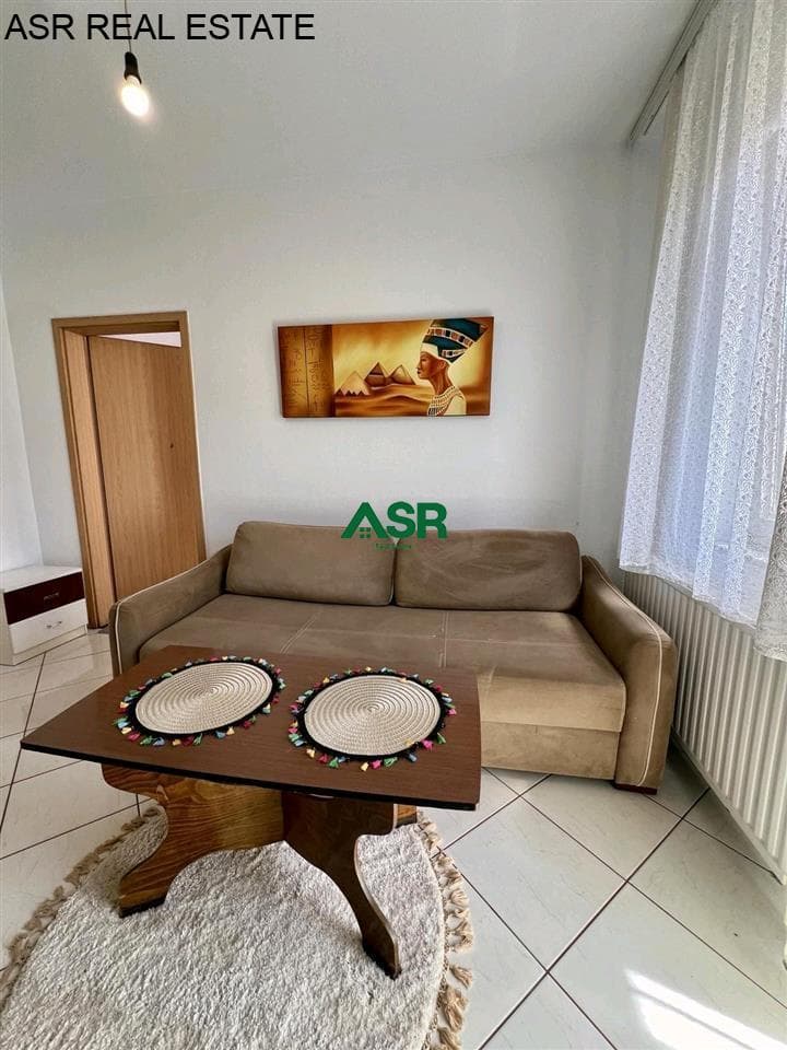 Ofrohet banesa me qira në lagjen Aktash,