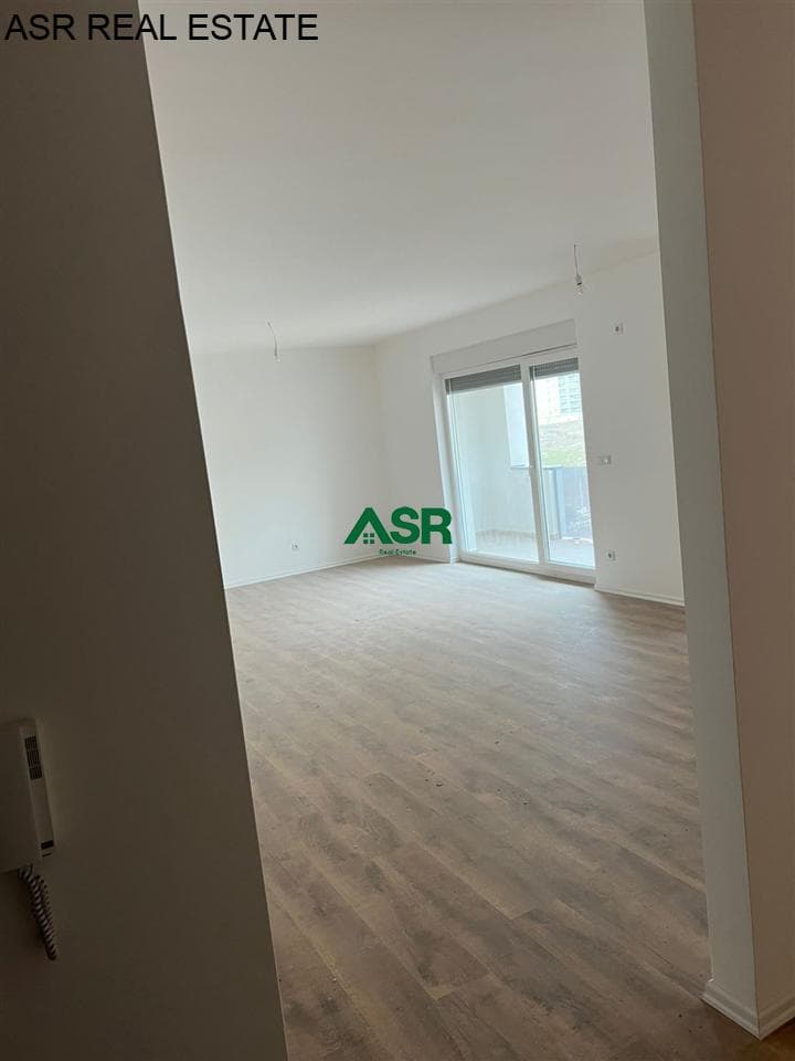 Banesë 120m2 me qira në rr.C 3