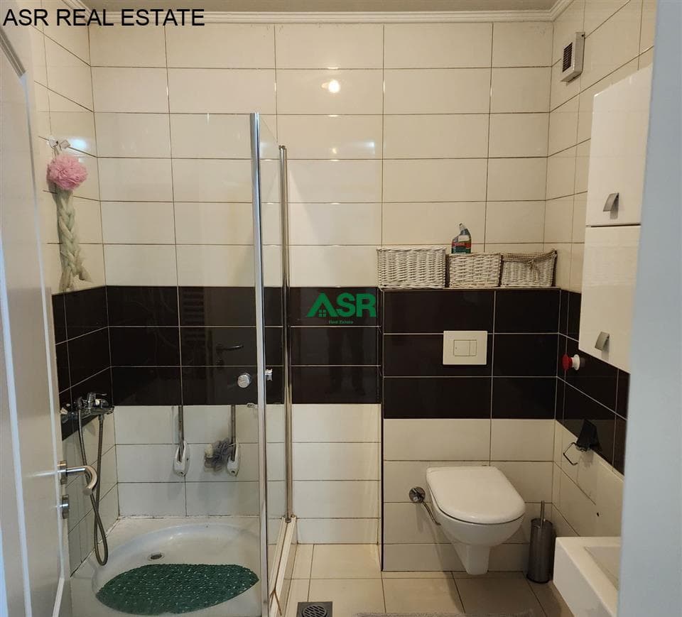 Banesë 178m2 me qira në rr.B 2