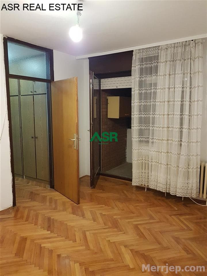 Lëshohet banesa me qira në lagjën Bregu i diellit 2
