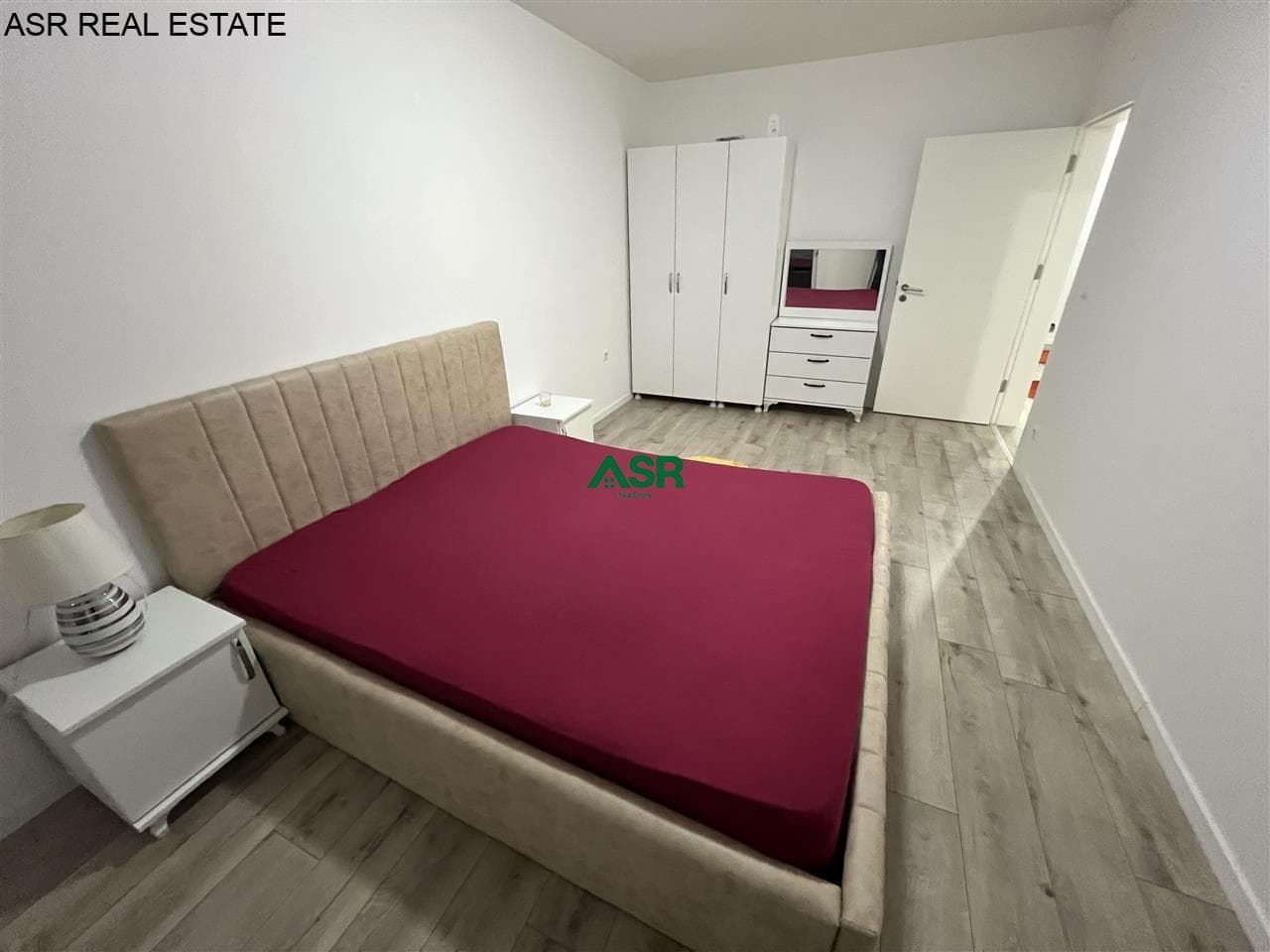 Banesë 93m2 me qira ndermjet rruges B dhe C