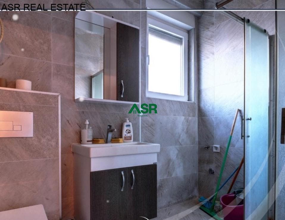 Banesë / zyre 66m2 me qira në lagjen Emshir 4