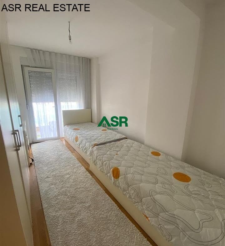 Ofrohet #banesa ne #shitje në lagjen e spitalit, rr.Muharrem Fejza 3
