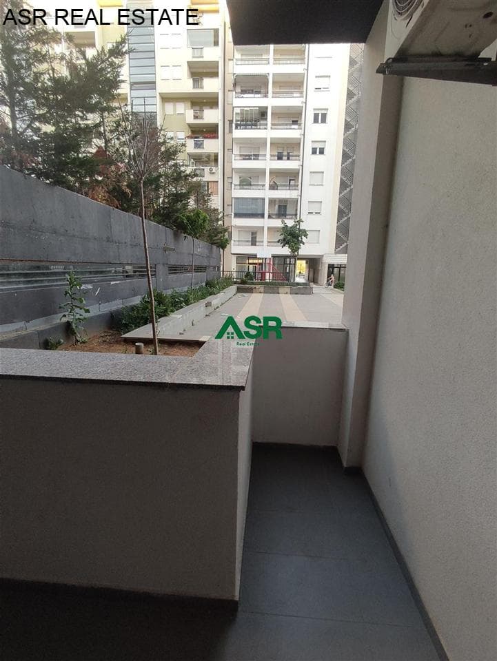 Shitet banesa ne rr.Muharrem Fejza 3