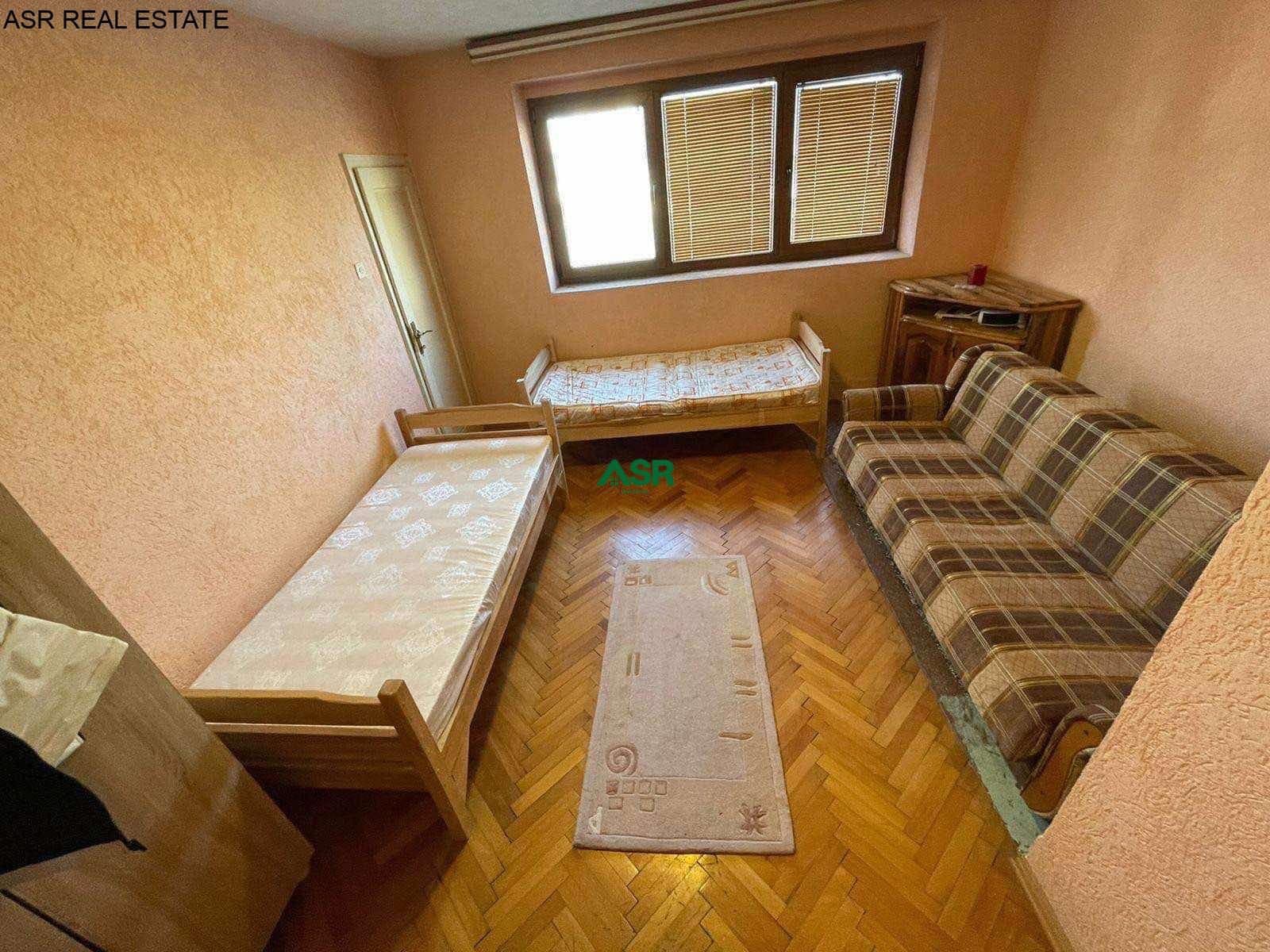 Lëshohet banesa me qera në lagjën pejton