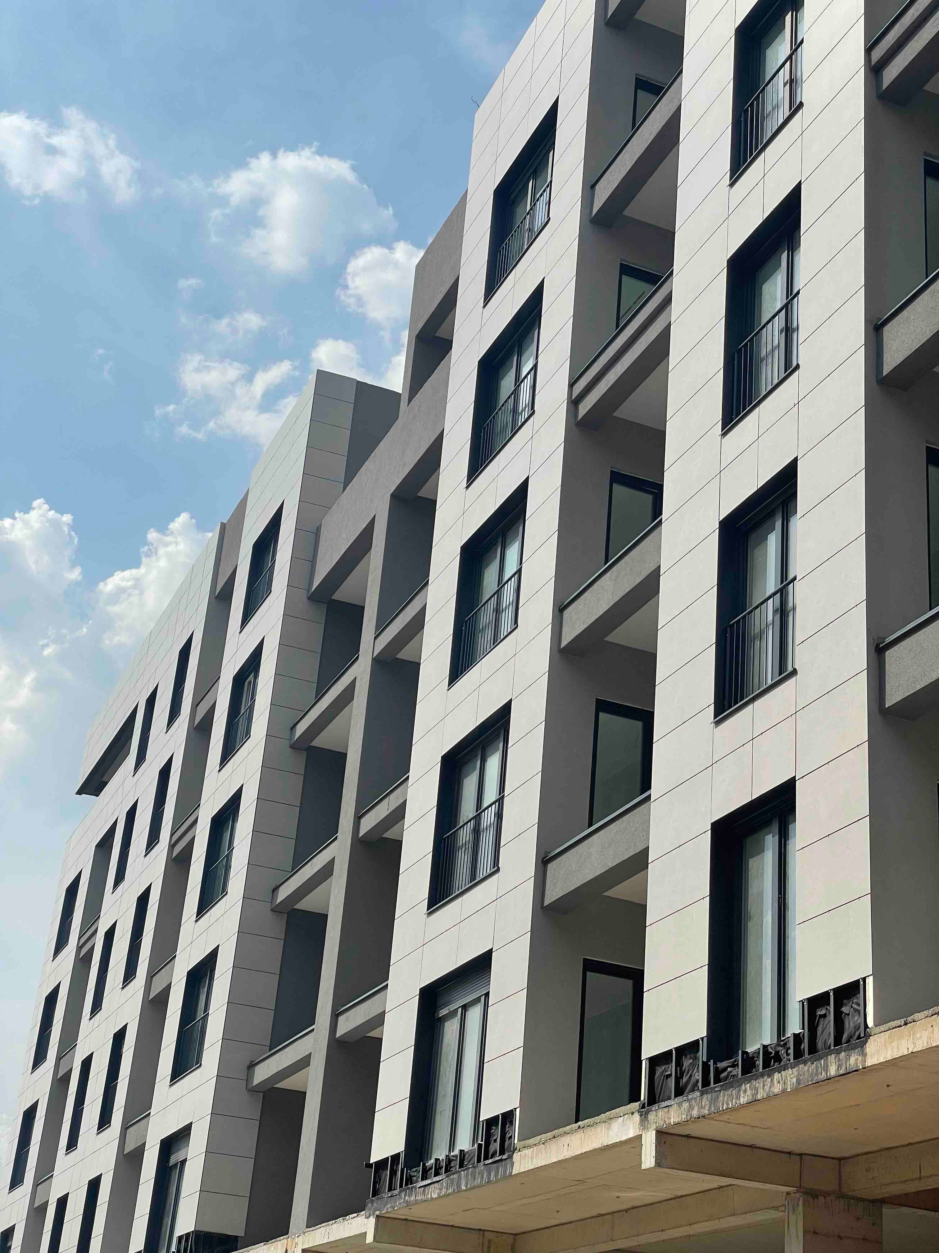 Ofrohet BANESA me siperfaqe 93.57 m² per SHITJE në lagjen Arberia