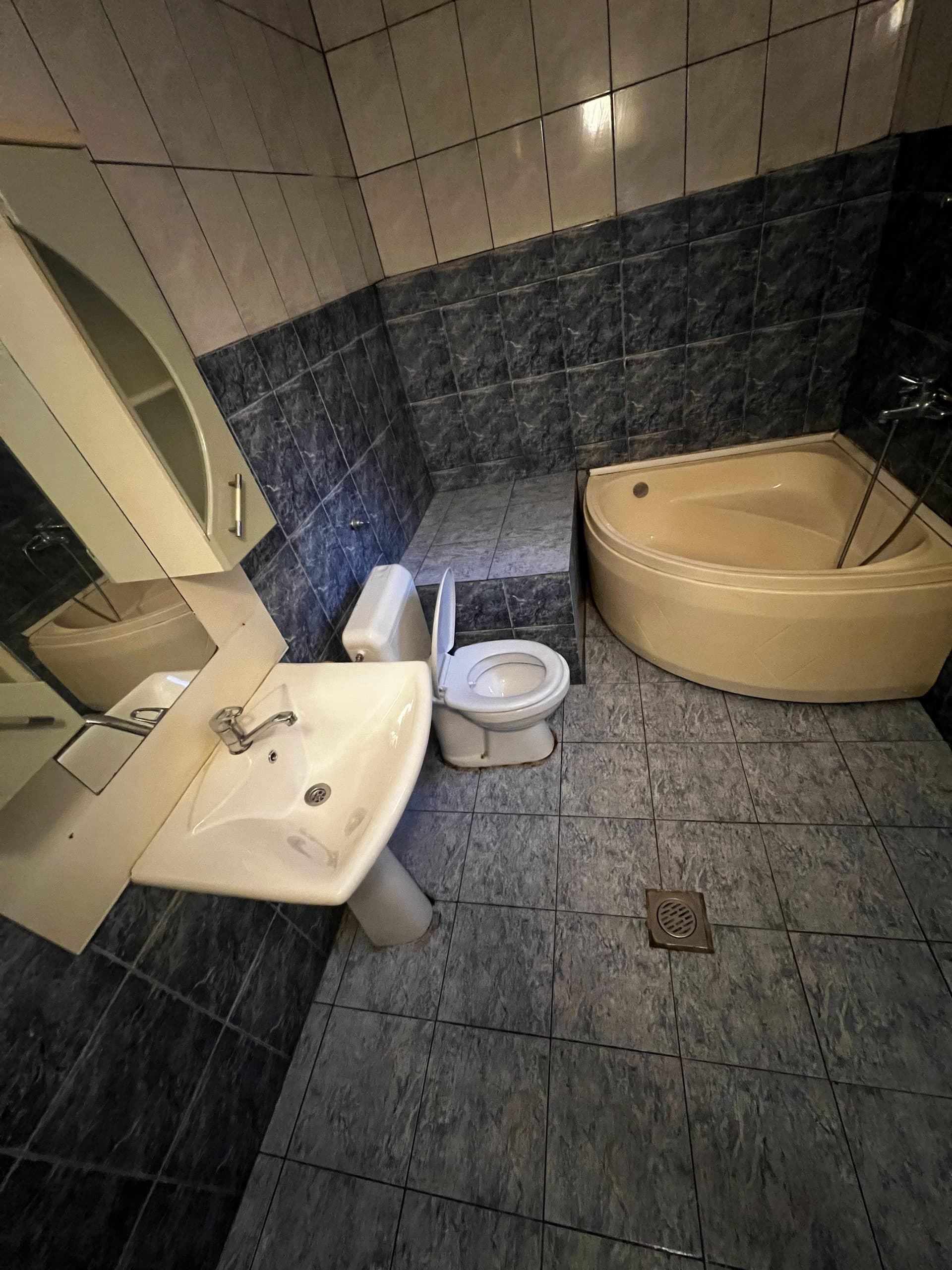 Ofrohet banesa me qira ne lagjen Arberia, afer ministrise se shendetesise, Prishtinë. 3