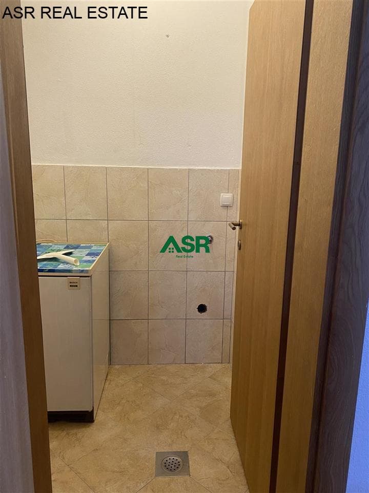 Banesë/ zyre 67m2 me qira në lagjen parku i qytetit 3