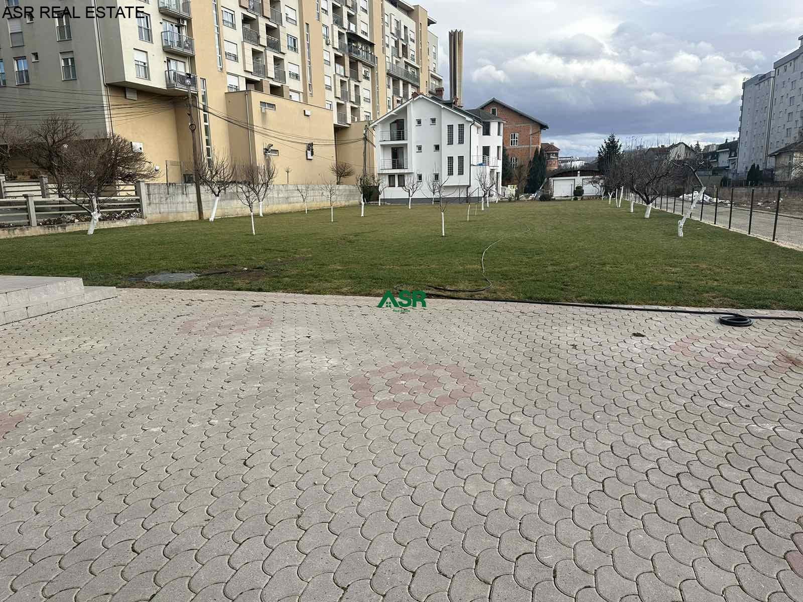 Lëshohet shtepia me qira në lagjen Emshir 3