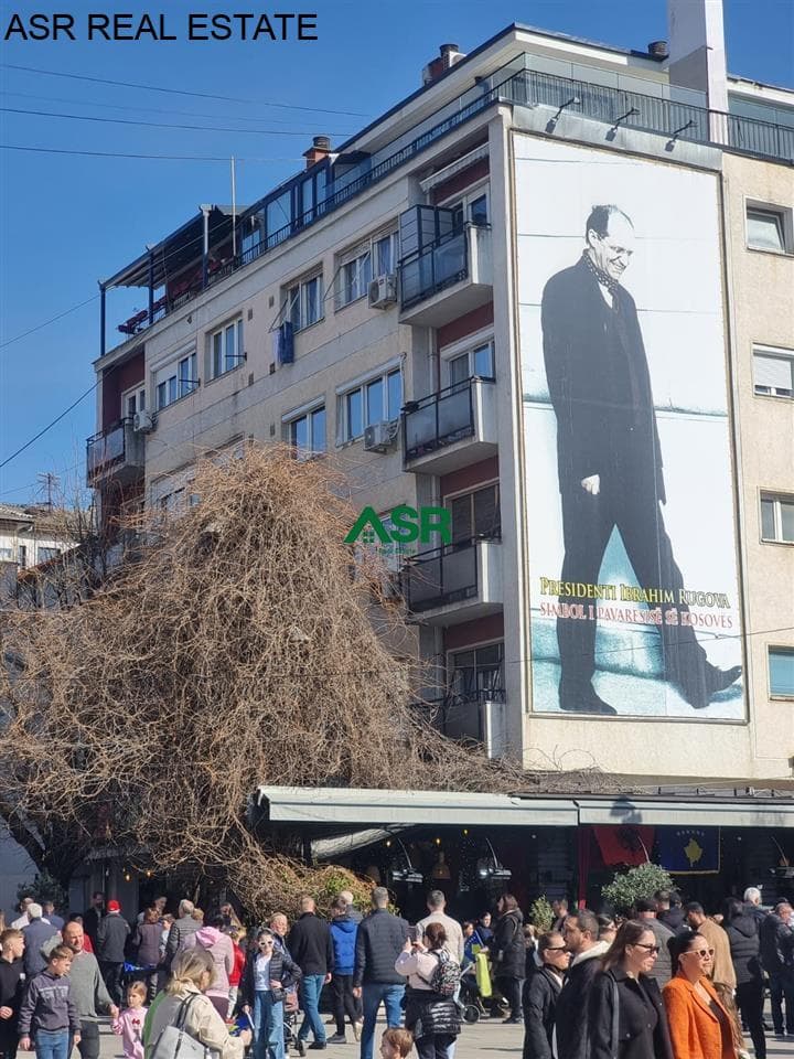 Lëshohet banesa me qira në lagjen Qender, Sheshi Zahir Pajaziti 2