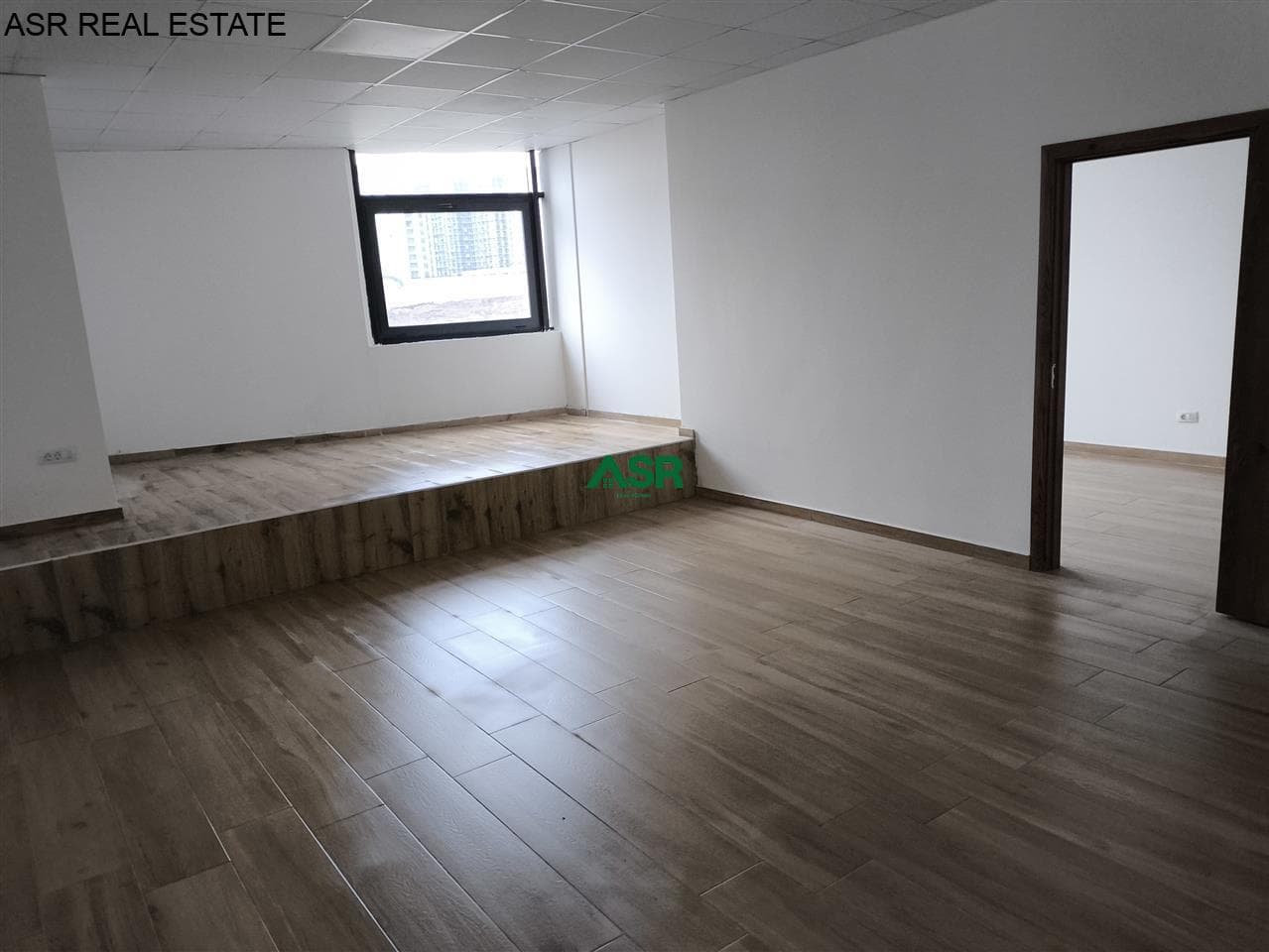 Zyre 75.88 m2 me qira në Pallatin e Avokateve ne Bllokun A 4