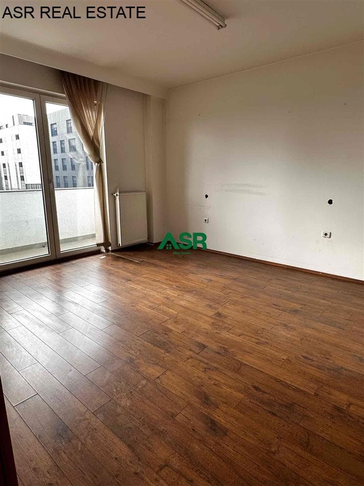 Banesë 300m2 me qira në Arbëri 3
