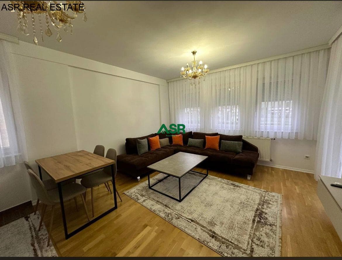 Ofrohet banesa me qira me sipërfaqe 75m2 tek “Rruga C”