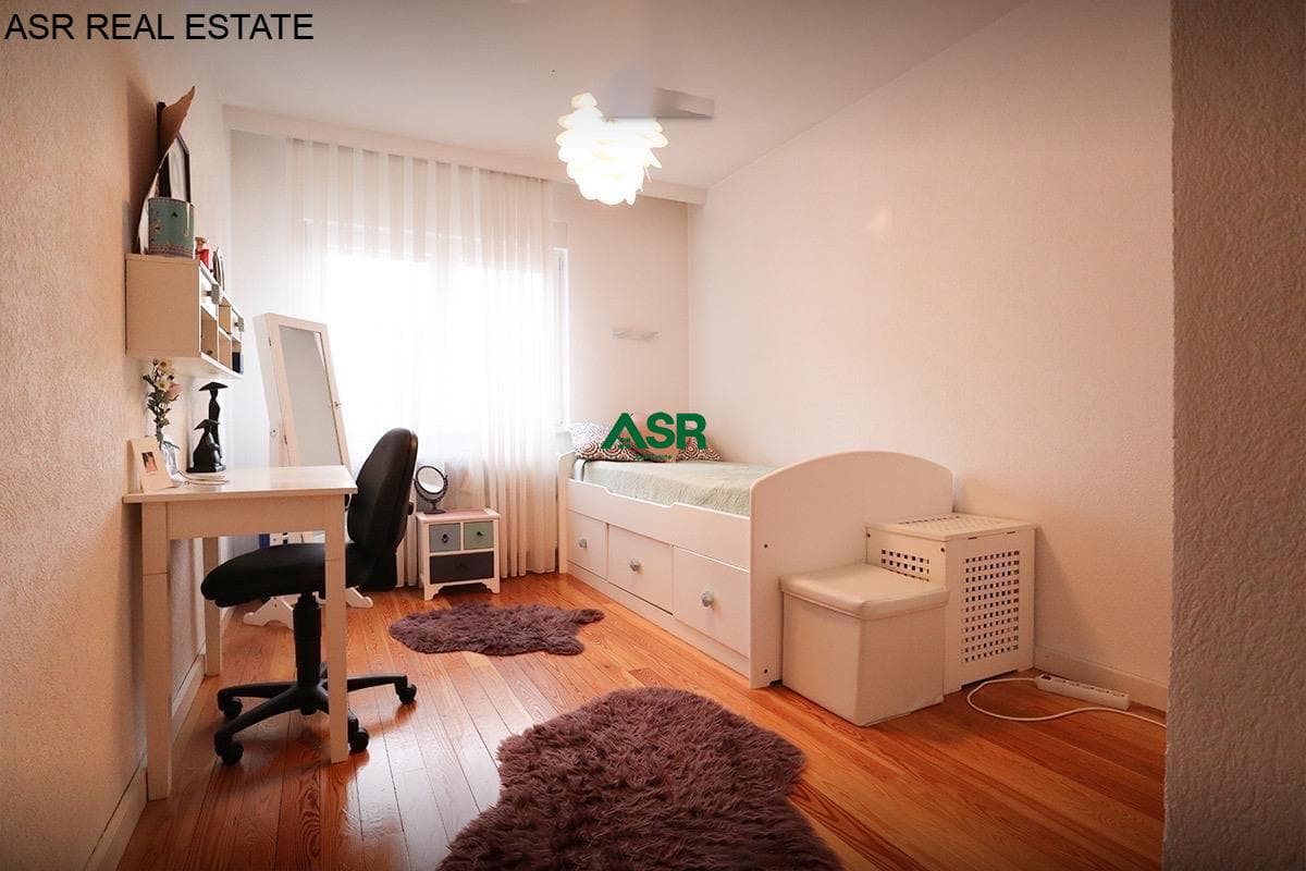 Ofrohet Penthouse Modern me qira në Lagjen Mati 1 3